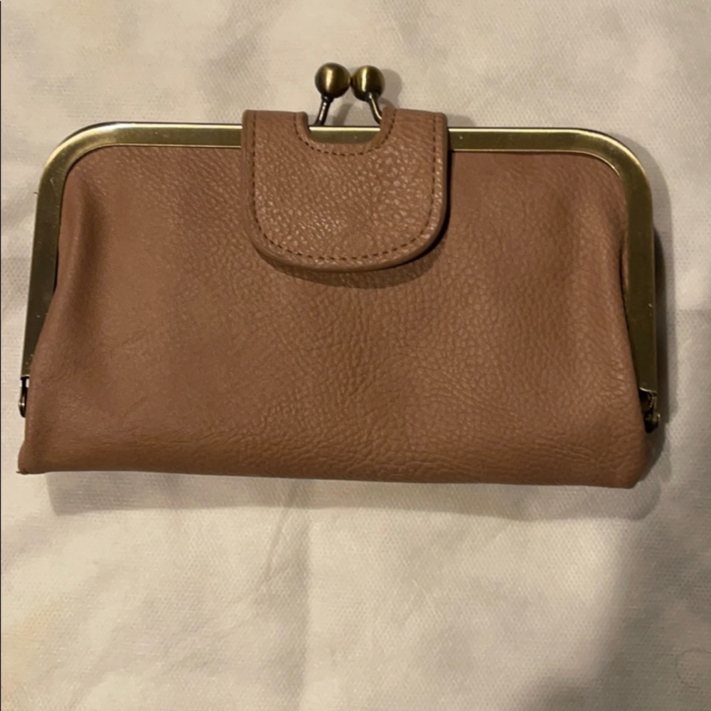 Medium sized wallet